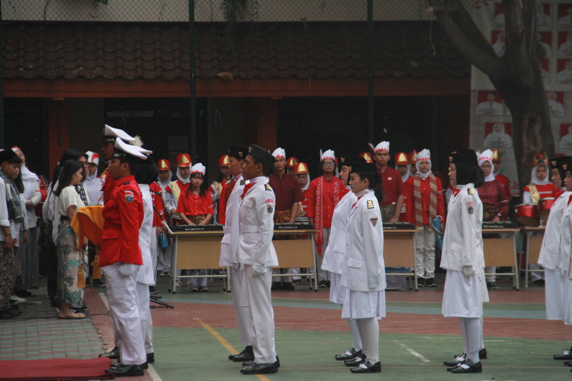 SMA Negeri 83 Jakarta Gelar Upacara Peringatan HUT RI ke-79 dengan Khidmat SMA Negeri 83 Jakarta Gelar Upacara Peringatan HUT RI ke-79 dengan Khidmat